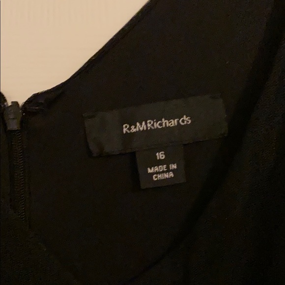 Gorgeous embroidered midi dress - Picture 6 of 7